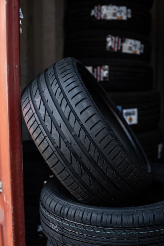 фото протектора и шины Atrezzo ZSR Шина Sailun Atrezzo ZSR 225/50 R17 94W Runflat